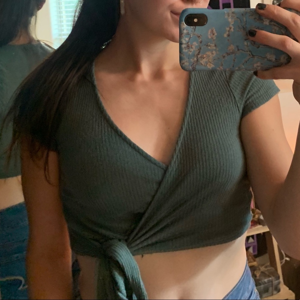 ribbed, cropped, teal wrap top